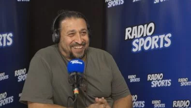 Eric Rabesandratana - sur le plateau de Radio Sports sur le salon des sports et parasports