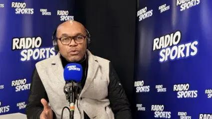 Constantin Etot PaieCash Play sur le plateau de Radio Sports