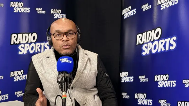 Constantin Etot PaieCash Play sur le plateau de Radio Sports